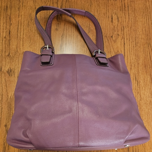 Coach Soho Berry Purple Leather Shoulder Bag w/ Double Handles & Bottom Studs - Picture 2 of 16